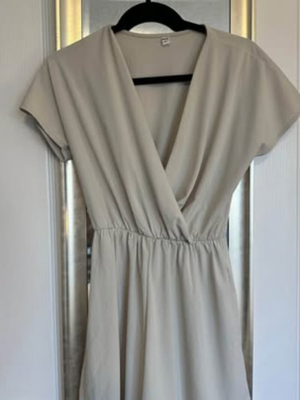UNIQLO V-Neck Romper XS Beige